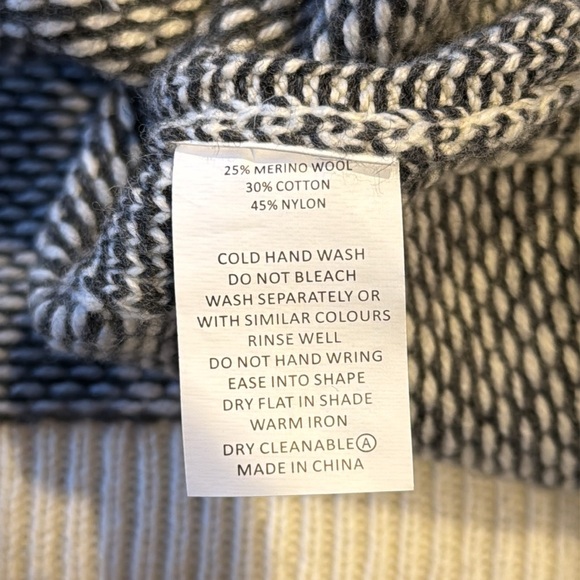 NWT Zaket and Plover Women’s Small Sweater Vest Knit Pocket Wool - Picture 8 of 8